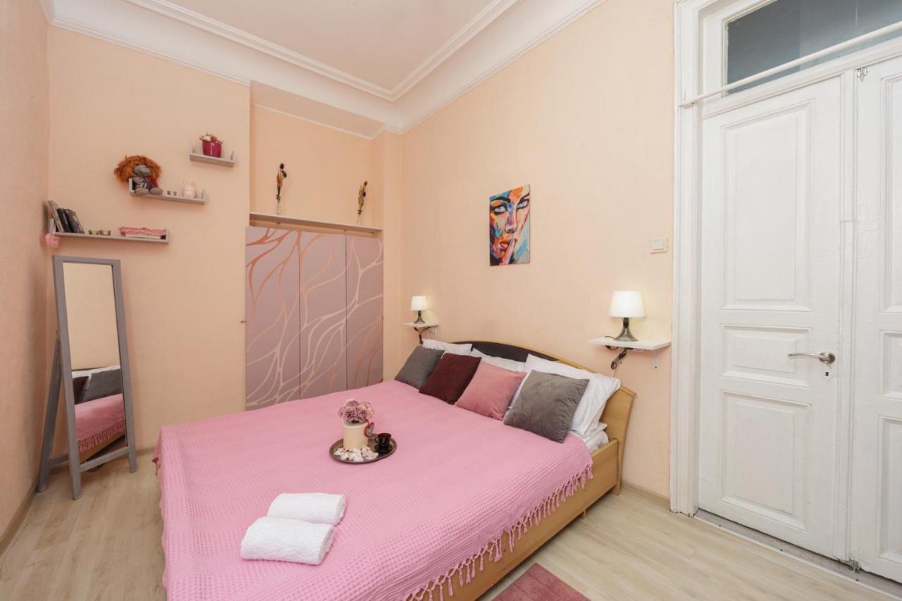 Comfortable Apartment In The Very Center Of Oděsa Exteriér fotografie